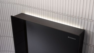 Geberit Monolith Plus s osvetlením ComfortLight a s čiernym predným sklom (© Geberit)