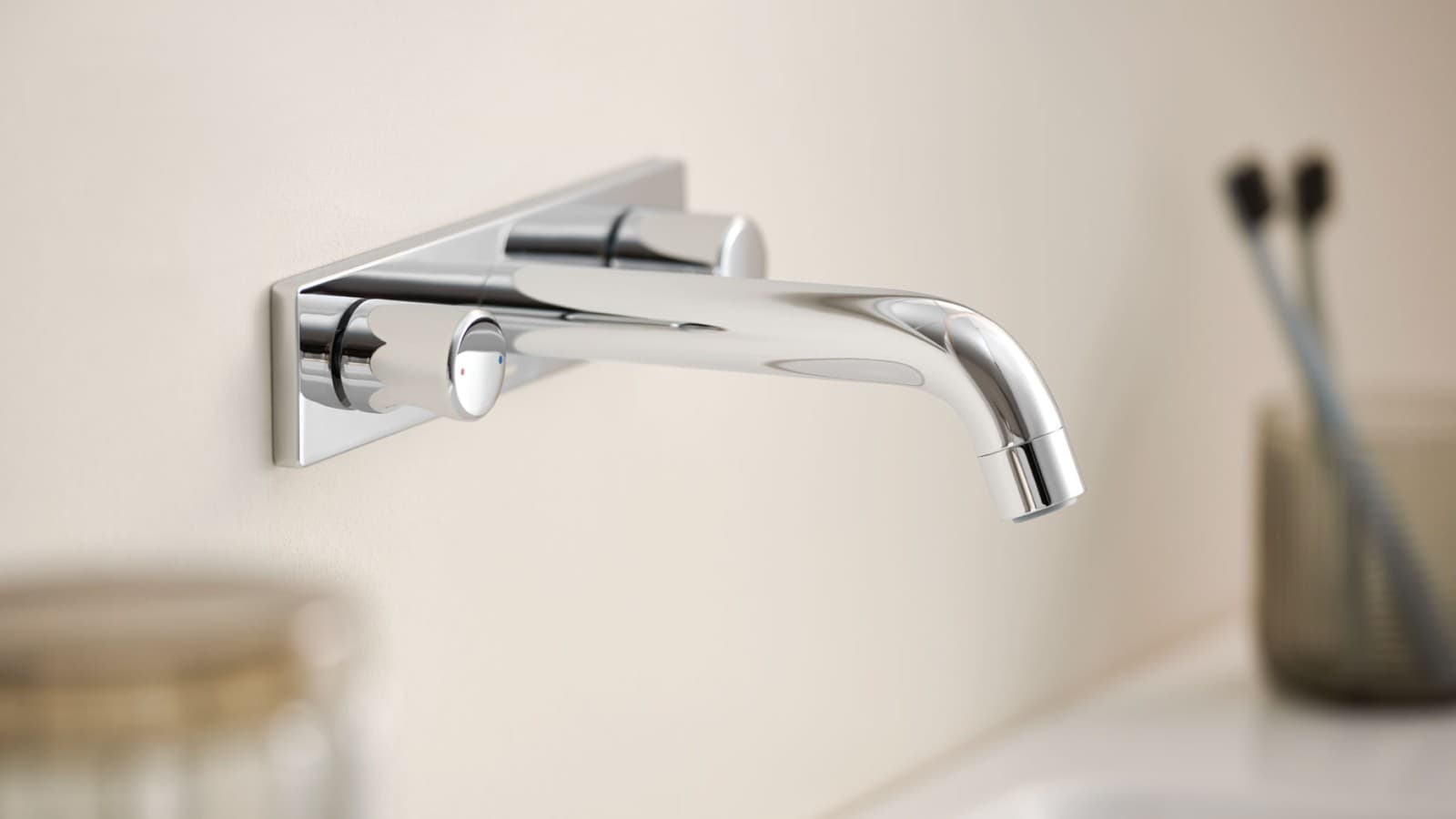 Nástenná umývadlová batéria Geberit ONE, okrúhly dizajn Nástenná umývadlová batéria Geberit ONE, okrúhly dizajn