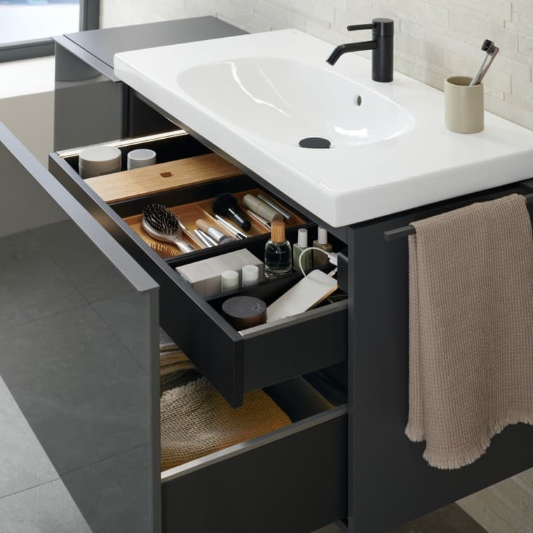 Umývadlo Geberit Acanto so skrinkou s vnútornou zásuvkou Umývadlo Geberit Acanto so skrinkou s vnútornou zásuvkou