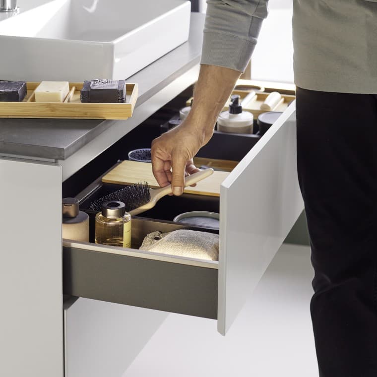 Organizačný systém s praktickými priehradkami Organizačný systém s praktickými priehradkami