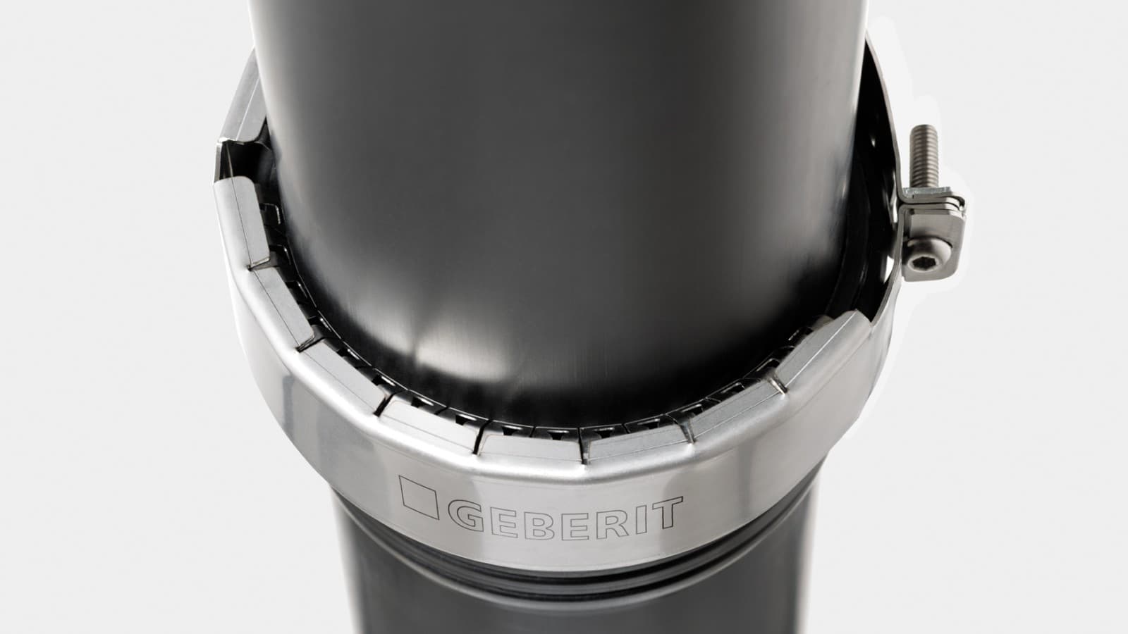 Prstencová príchytka Geberit umožňuje použitie systému Silent-PP na odvodnenie strechy Prstencová príchytka Geberit umožňuje použitie systému Silent-PP na odvodnenie strechy