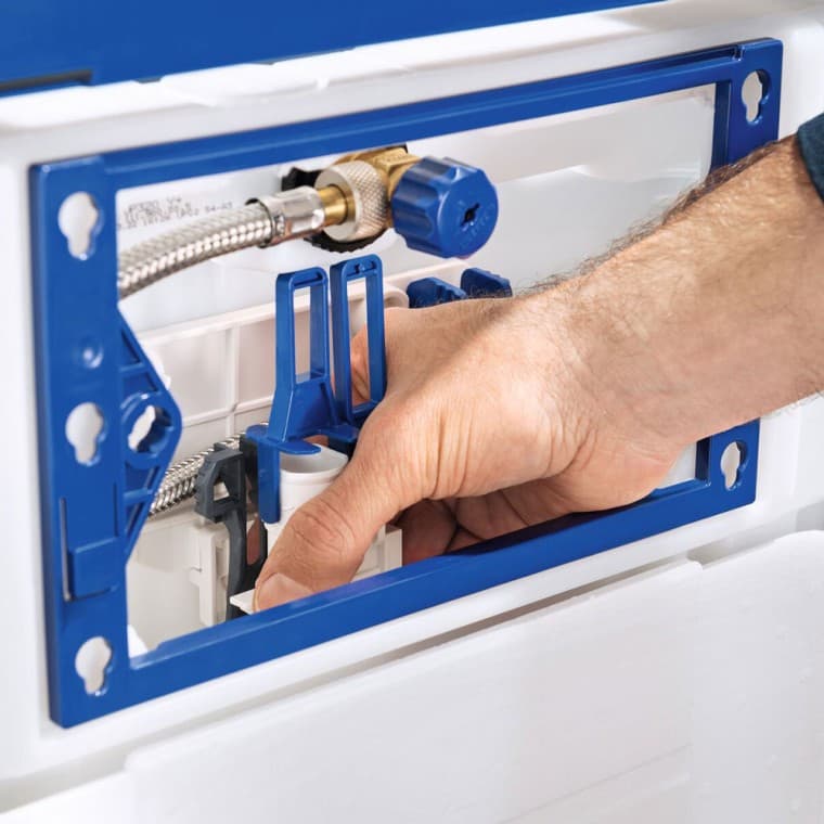 Splachovací ventil Geberit typu 212: Ventily sa vďaka svojim kompaktným rozmerom ľahko inštalujú a demontujú. Splachovací ventil Geberit typu 212: Ventily sa vďaka svojim kompaktným rozmerom ľahko inštalujú a demontujú.