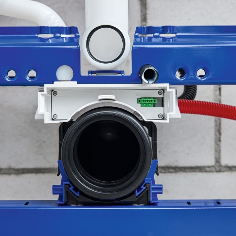 Geberit Power & Connect box počas inštalácie Geberit Power & Connect box počas inštalácie